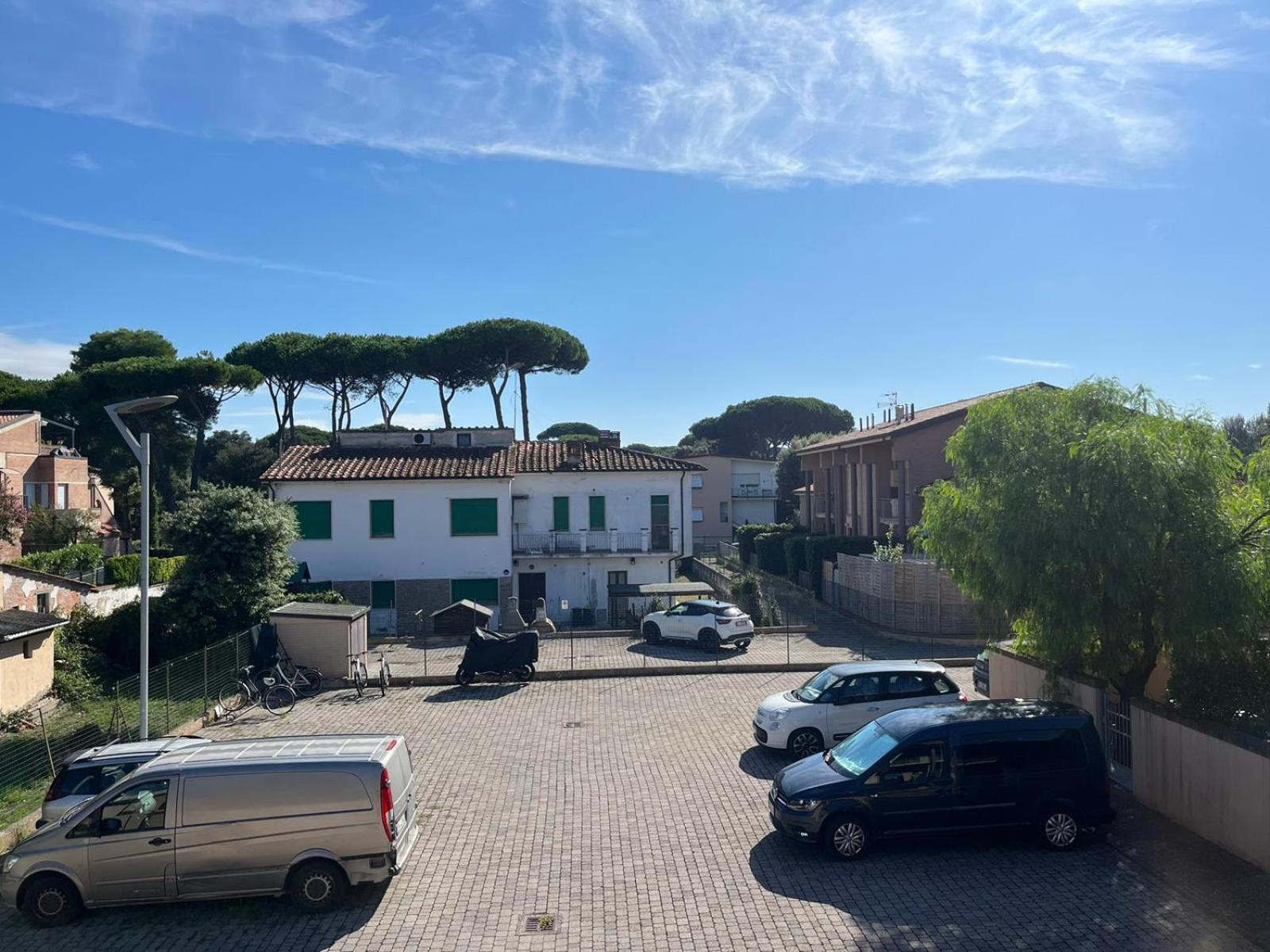 Pineta Apartament Tirrenia Exterior photo