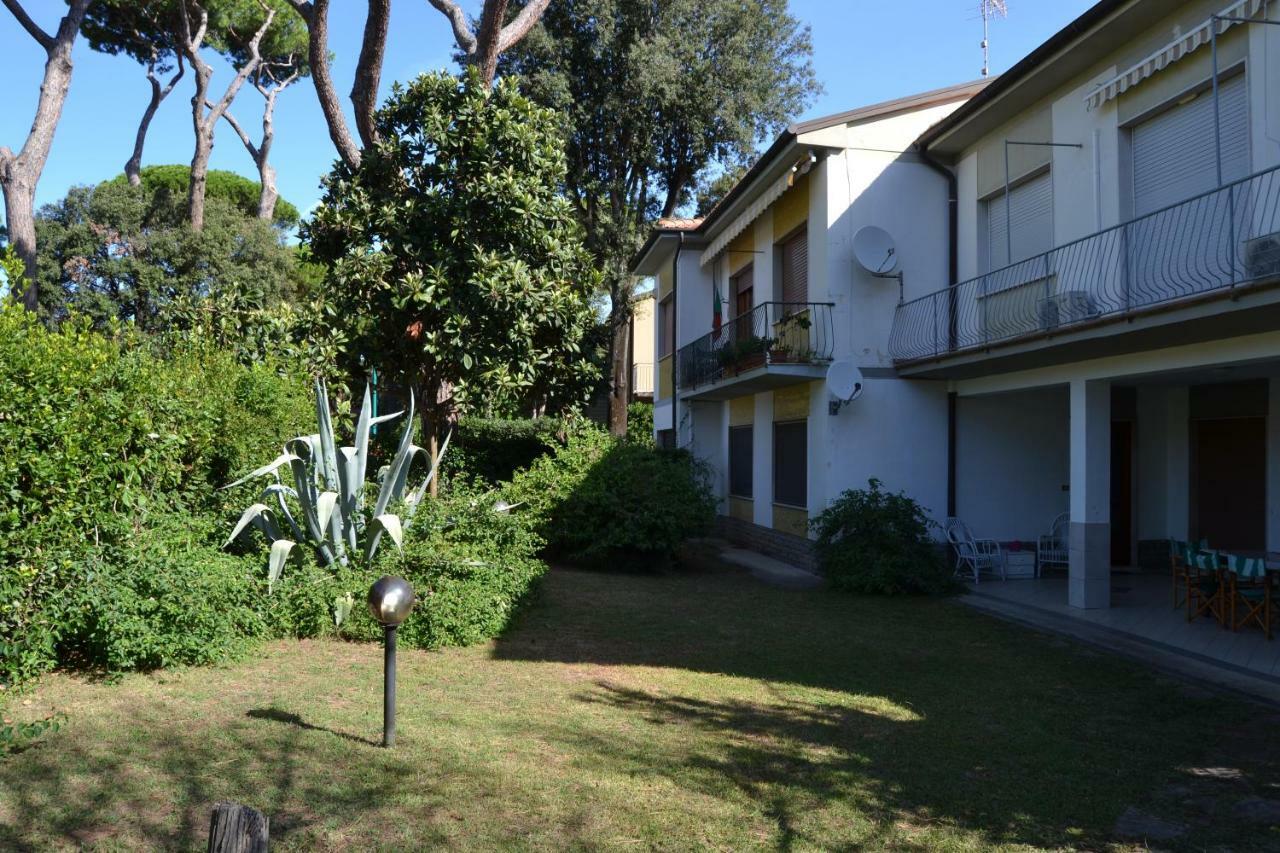 Pineta Apartament Tirrenia Exterior photo